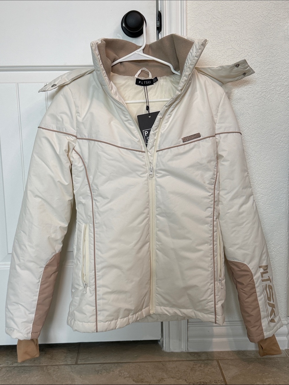 PrettyLittleThing Cream Ski Jacket with Tan Cream New Small